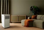 MEDION Smarte Mobile Klimaanlage mit Abluftschlauch P1002 (10000 BTU, mobil, inkl. Fensterabdichtung, bis 34m², 3in1 Kühlen Entfeuchten Ventilieren, App- und Sprachsteuerung, Schlafmodus, MD 37733)